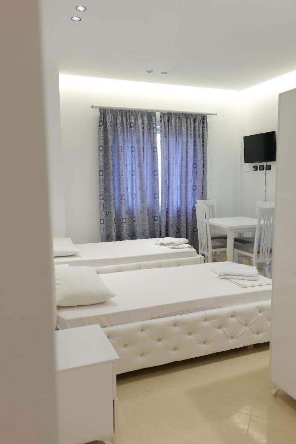 Hotel Dior Sarandë Exterior foto