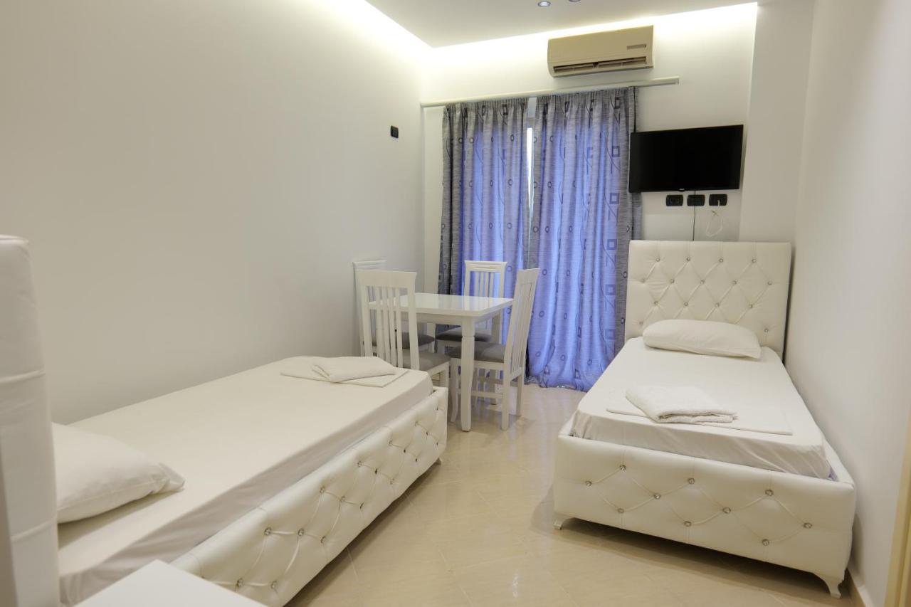 Hotel Dior Sarandë Exterior foto